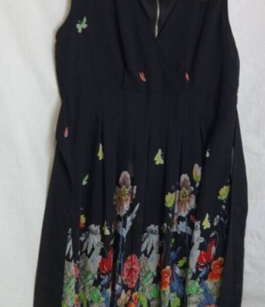 Yumi Festival Prom Dress Black  Size: 16