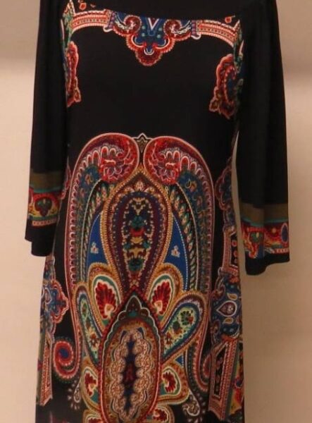 Tiana B. Patterned Dress Black/ Paisley Size: S