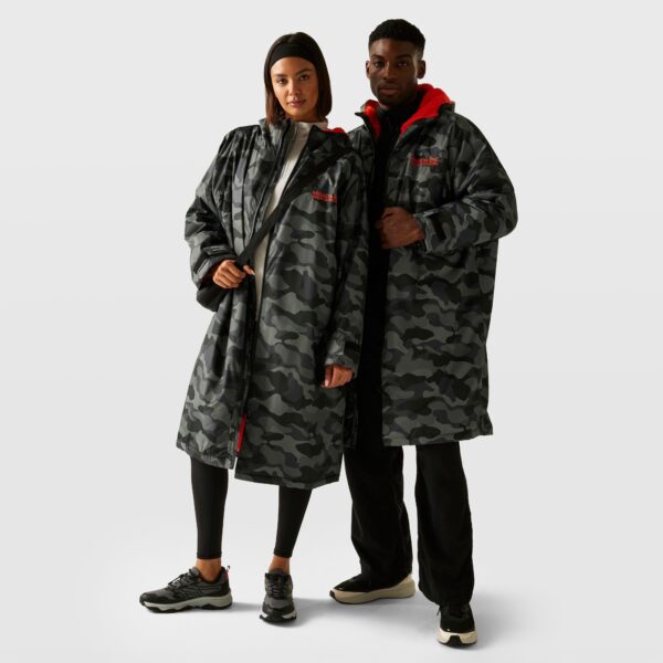 Regatta Waterproof Changing Robe, Green